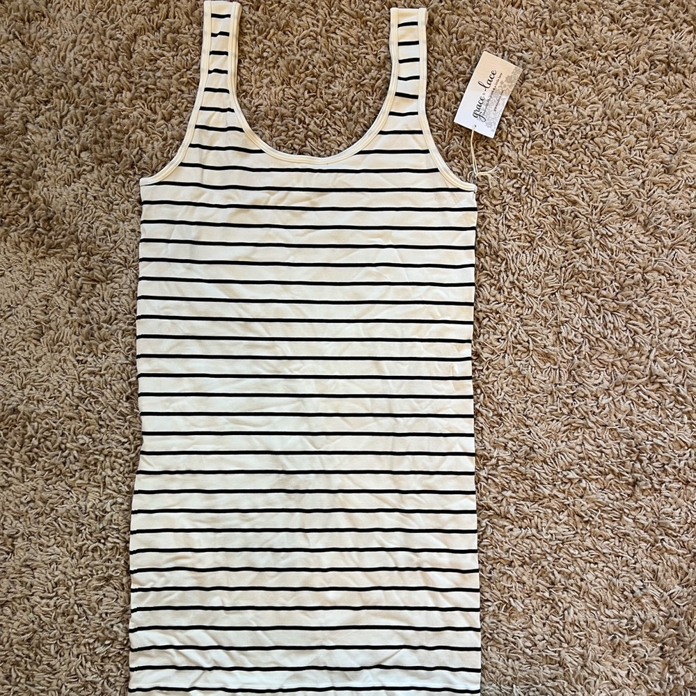 Grace and Lace One Size Fits Most Long Tank in Black and Off White- NWT